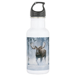 Eland loopt door boreale sneeuw waterfles