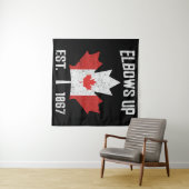 Elbows Up Canada True North Sterk Trots Canadees Wandkleed (In Situ (horizontaal))
