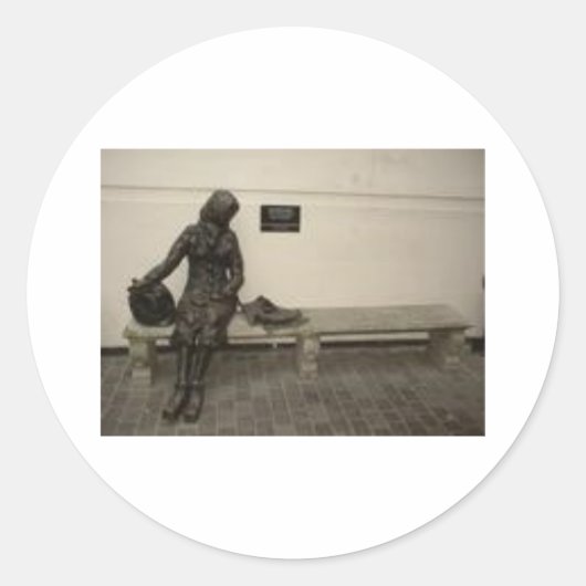 Eleanor Rigby Ronde Sticker (Voorkant)