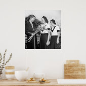 Eleanor Roosevelt and Girls, 1938 Poster (Keuken)