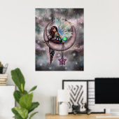 Electra Fae Fee op Maan Fantasie Kunstwerk Poster (Thuiskantoor)