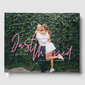 Electric Love Neon Pink Gewoon gehuwde foto Gastenboek (Voorkant)