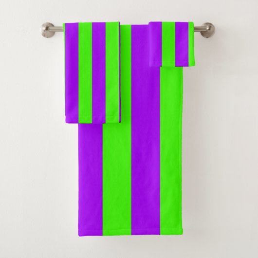 Electric Psychedelic Paarse en Harlequin Groen Bad Handdoek (Insitu)