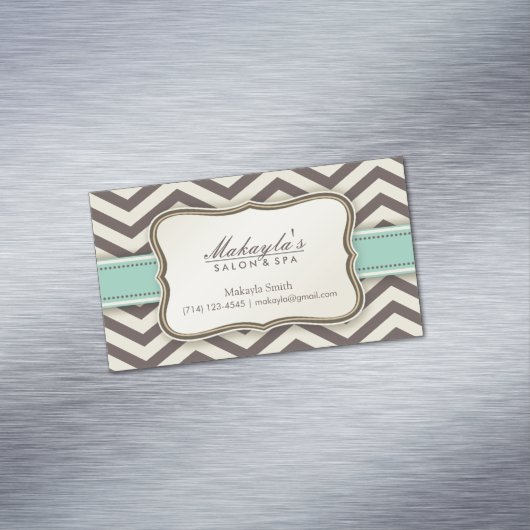 Elegan Modern Brown Chevron Pattern, Green & Beige Visitekaartje Magneet (Voorbeeld)