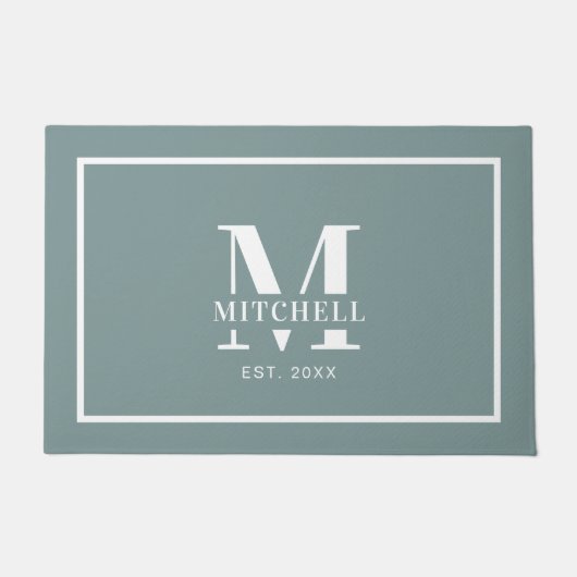 Elegan Monogrammed Sage Green Aangepaste Familiena Deurmat (Voorkant)