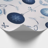 Elegance blauw en wit kerstpatroon cadeaupapier (Hoek)