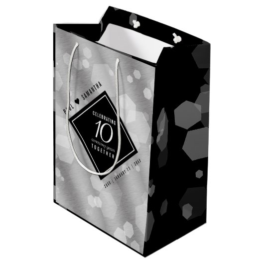 Elegant 10th Tin Wedding Jubileum Celebration Medium Cadeauzakje (Achterkant Gekanteld)