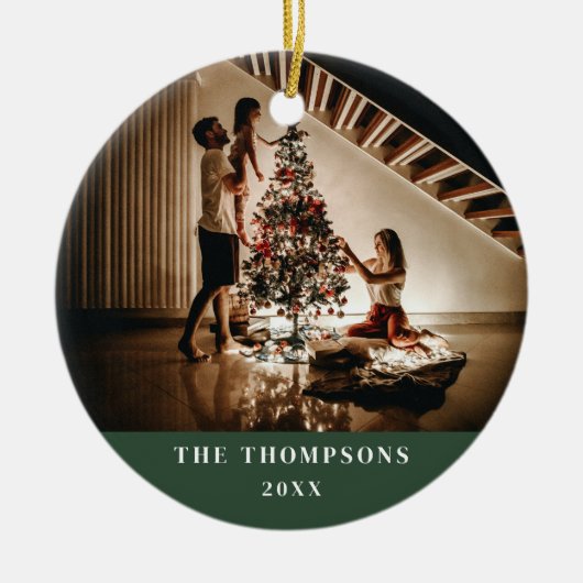 Elegant 2023 Family Photo Minimalist Donkergroen Keramisch Ornament (Voorkant)