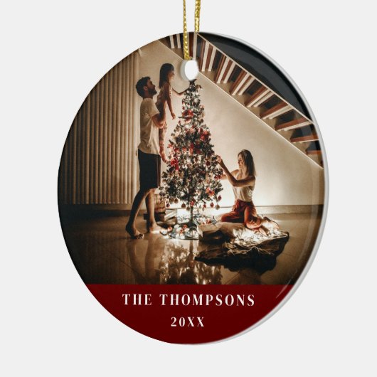 Elegant 2024 Family Photo Minimalist Donkerrood Keramisch Ornament (Links)