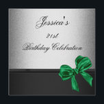 Elegant 21st Birthday Black Silver Emerald Bow Kaart<br><div class="desc">Alle evenementen, feestdagen, aankondigingen en uitnodigingen van de verjaardag. Geschikt voor alle verjaardagen en -gebeurtenissen. Rsvp is beschikbaar op verzoek in gelijkaardige stijl. Mooie stijlvolle steenkoolzwart en zilvermetallisch scheen gelaagd met een zwart lijnribbon en Emerald Green Satin Bow 21st Birthday Party. Pas voor om het even welke gelegenheid aan en...</div>