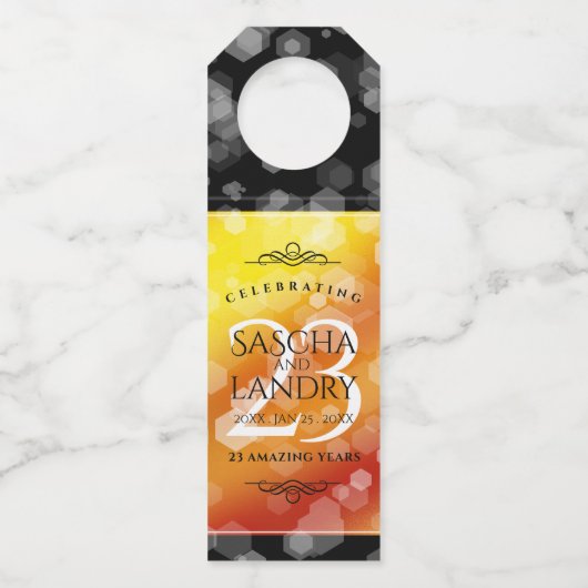 Elegant 23rd Imperial Topaz Wedding Jubileum Flessenhanger (Voorkant)