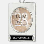 Elegant 28th Linen Wedding Jubileum Celebration Verzilverd Banner Ornament (Links)