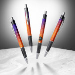 Elegant 39th Agate Wedding Jubileum Celebration Pen<br><div class="desc">Deze herdenkingspen draagt bij aan een extra speciale aandacht voor de viering van de 39e verjaardag van de bruiloft! Elegant wit lettering op een draaiende, verbrande oranje tot diepe paarse achtergrond voegt een gedenkwaardige aanraking toe voor deze speciale gelegenheid en buitengewone mijlpaal. Personaliseer de namen van het echtpaar, de huwelijksdata...</div>