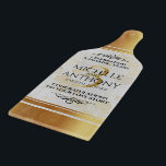 Elegant 3rd Leather Wedding Jubileum Snijplank<br><div class="desc">Vier hun 3e lederen trouwdag met deze stijlvolle herdenkingsglassnijplank! Elegante belettering met goudgestoven zeshoekige confetti op een luxe witte lederen achtergrond omzoomd door gouden folie, voeg een memorabele touch toe voor deze speciale gelegenheid en mijlpaal. Pas aan met de namen van het paar, huwelijksdata en felicitatieberichten. Ontwerp © W.H. Sim....</div>