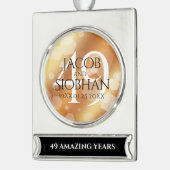 Elegant 49th Copper Wedding Jubileum Verzilverd Banner Ornament (Links)