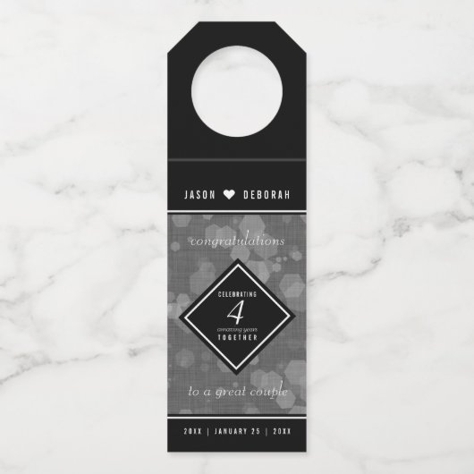 Elegant 4th Linen Wedding Jubileum Celebration Flessenhanger (Voorkant)