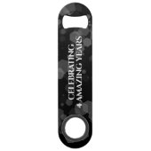 Elegant 4th Linen Wedding Jubileum Celebration Speed Flessenopener (Achterkant)