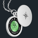 Elegant 55th Emerald Wedding Jubileum Locket Ketting<br><div class="desc">Herinner de 55ste trouwdag met deze elegante medaille! Elegante zwarte serif en sans serif letters met zeshoekige confetti op een smaragdgroene achtergrond voegen een memorabele touch toe voor deze speciale gelegenheid en buitengewone mijlpaal. Pas aan met de namen van het gelukkige paar, en data voor hun smaragdjubileum. Ontwerp © W.H....</div>