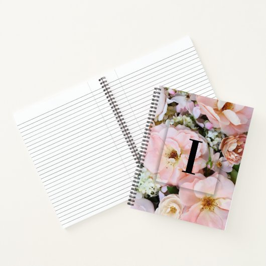 Elegant Aangepast Initiaal Letter I Rozen Monogram Notitieboek (Binnen)