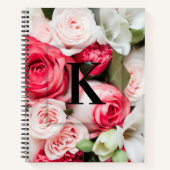 Elegant Aangepast Initiaal Letter K Rozen Monogram Notitieboek (Voorkant)