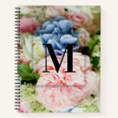 Elegant Aangepast Initiaal Letter M Rozen Monogram Notitieboek (Voorkant)
