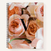 Elegant Aangepast Initiaal Letter V Rozen Monogram Notitieboek (Voorkant)