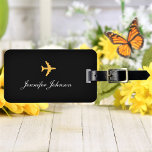 Elegant aangepaste naam tekst aangepast bagagelabel<br><div class="desc">Voeg een naam en contactinfo toe, en creëer gemakkelijk uw gepersonaliseerd bagagelabel. Klik OP VERDER AANPASSEN om de tekstkleur of achtergrondkleur te wijzigen. U kunt dit ONTWERP overdragen op andere Zazzle producten en het aanpassen om de meeste Zazzle punten te passen. De standaard design van Studio worden gemaakt in high-resolution...</div>