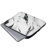 Elegant abstract zwart-wit marmer laptop sleeve (Voorkant onderkant)