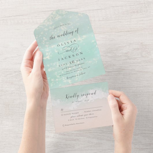 Elegant abstracte mousserende oceaanstrand bruilof all in one uitnodiging (Afscheurbaar)