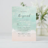 Elegant abstracte mousserende oceaanstrand bruilof RSVP kaartje (Staand voorkant)