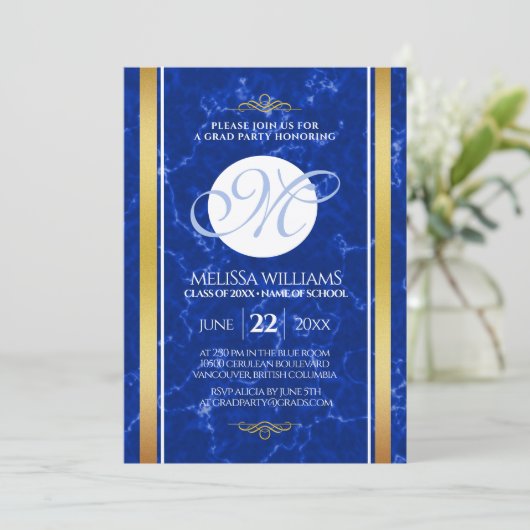 Elegant Afstuderen Monogram Blue Marble Gold Foil Kaart (Staand voorkant)
