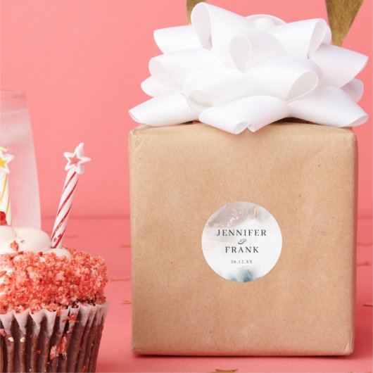 Elegant alcoholinkt Gold Blush Blue Modern Ronde Sticker (Feest)