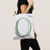 Elegant alfabet letter O Lavendel Eucalyptus Tote Bag (Dichtbij)