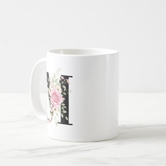 Elegant Alphabet Coffee Cup with Pink Rose Design Koffiemok (Voorkant links)