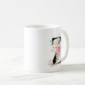 Elegant Alphabet Coffee Cup with Pink Rose Design Koffiemok (Voorkant rechts)