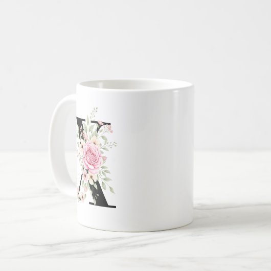 Elegant Alphabet Coffee Cup with Pink Rose Design Koffiemok (Voorkant links)