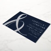 Elegant Ampersand Blue Wedding Silver Folie Uitnodiging (Gedraaid)