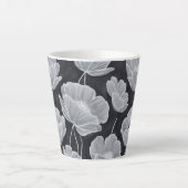 Elegant and Whimsical Poppies Latte Mok (Voorkant)