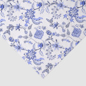 Elegant Antiek Blue Floral Chintz over White Tissuepapier (Detail)