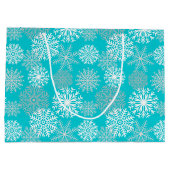 Elegant Aqua White Winter Snowflake Kerstmis Groot Cadeauzakje (Achterkant)