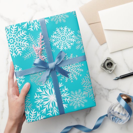 Elegant Aqua Winter Snowflakes Patroon Cadeaupapier (Geschenken)