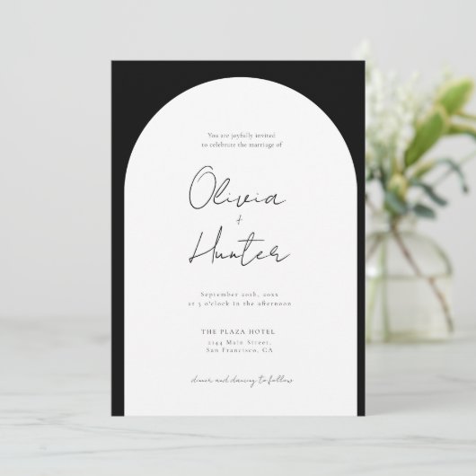 Elegant Arch Black and White Wedding Kaart (Staand voorkant)