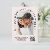 Elegant Arch Foto QR Code Roze bruiloft RSVP Kaartje (Staand voorkant)