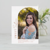 Elegant Arch Shape Sweet 16 Roos Gold Photo Folie Uitnodiging (Staand Voorkant)