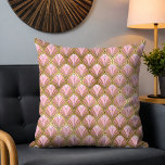 Elegant Art Deco Pink Gold Luxury  Patroon Kussen<br><div class="desc">Dit chique ontwerp heeft een elegant art deco patroon in roze en goud. #artdeco #retro # #home #homedecor #decor #throwpillows #kussens #cushions #interiors #designer #interiordesign #pattern</div>