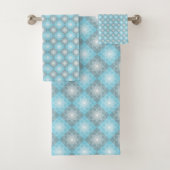 Elegant Baby Blue & Grey Diamond Pattern Bad Handdoek (Insitu)