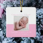 Elegant Baby Girl Newborn Foto Roze Kerstmis Keramisch Ornament<br><div class="desc">Een klassiek babymeisje fotopubliceerde kerstversiering in roze met mooie krullende typografie boven je zoete pasgeboren foto. Pas dit dubbelzijdige geschenk aan met uw favoriete foto van uw nieuwe baby om aan nieuwe grootouders of ouders te geven. Voeg de geboortestaten in wit schrift toe voor de eerste kerstsleutel van een baby...</div>