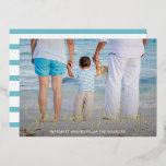 Elegant Beach Vacking Foto met kerstmis Gold Folie Feestdagenkaart<br><div class="desc">Verstuur een feestvreugde met deze nautische,  platte kerstkaart met een eenvoudig design met de woorden "Zeeen en groeten" in een elegant script,  die in echte gouden folie is gedrukt,  samen met uw bericht op uw favoriete strandvakantiefoto. De achterkant heeft aqua en witte strepen.</div>