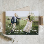 Elegant Beatrice Script Photo Wedding Bedankkaart<br><div class="desc">Elegant Beatrice Script Photo Weddenschap Hartelijk dank | bedankt naar familie en vrienden sturen voor het maken van deel uit van je speciale dag met deze aanpasbare dank. Hij heeft een witte elegante moderne kalligrafie. Ideaal voor elk trouwthema.</div>