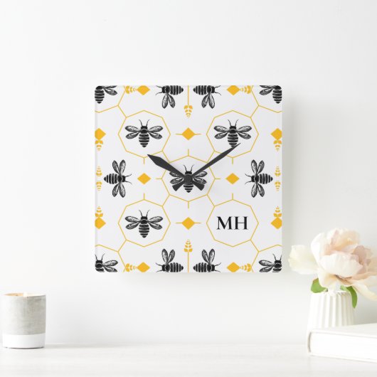 Elegant Bee Pattern Zwart Monogram Geel Modern Vierkante Klok (Huis)